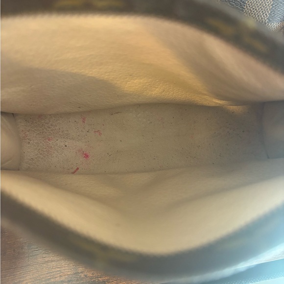 Louis Vuitton Small toiletry pouch - Picture 2 of 5